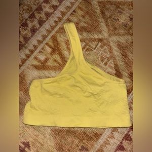 One shoulder going out top!